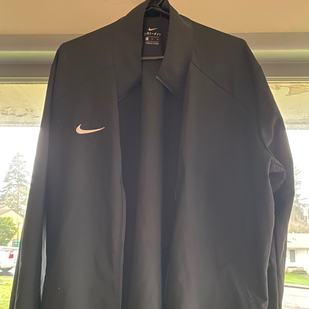 Men’s Nike dry fit zip up.